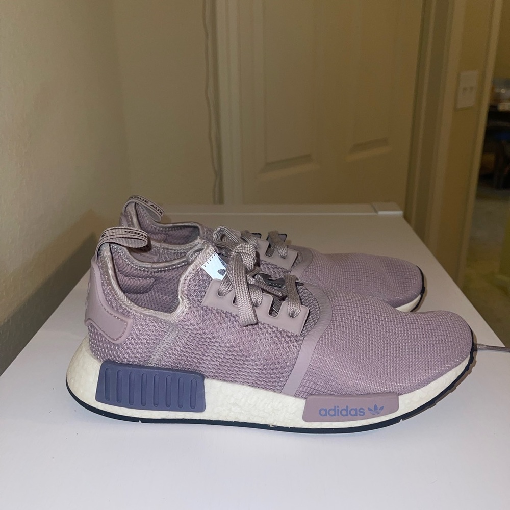 Purple adidas, marque aux 3 bandes, boost